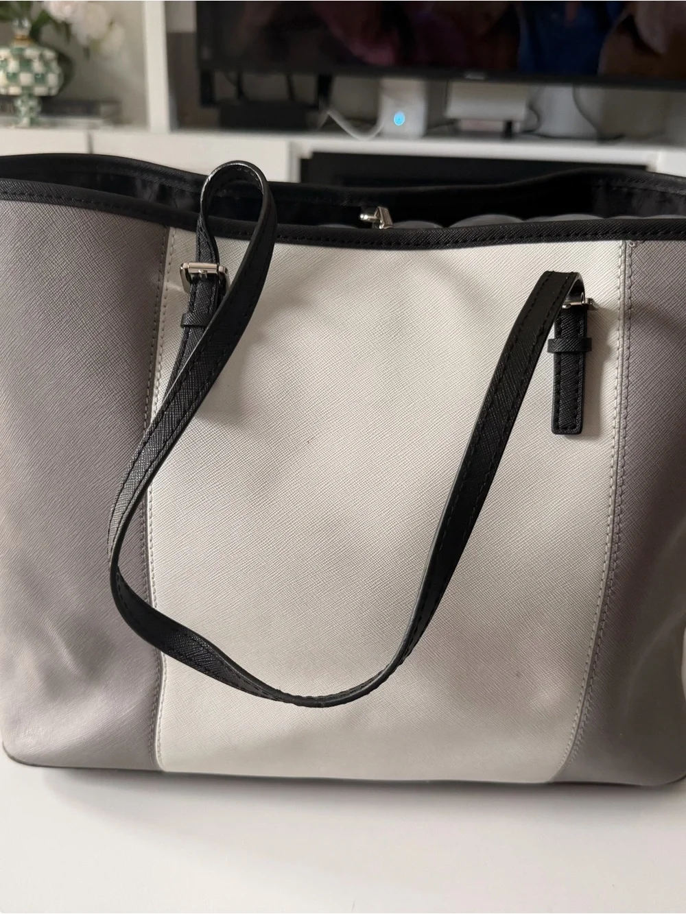 Michael Kors White and Black Paneled Tote with Logo Charm - Picture 2 of 5